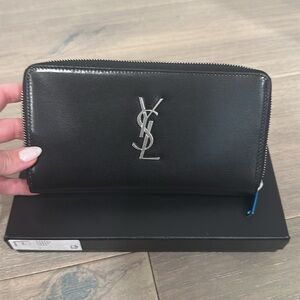 Brand new authentic zip around wallet in smooth leather